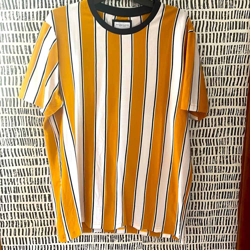 Street shirt. Yellow and navy (XL).